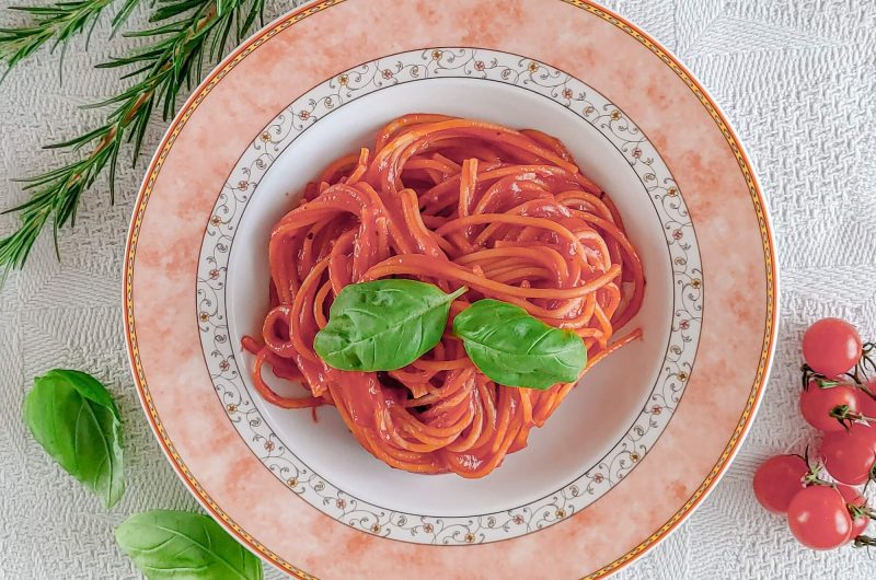 Spaghetti mit Tomatensauce - One Pot Rezept