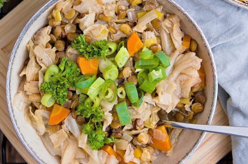 Herbstliche Linsen-Wirsing Suppe